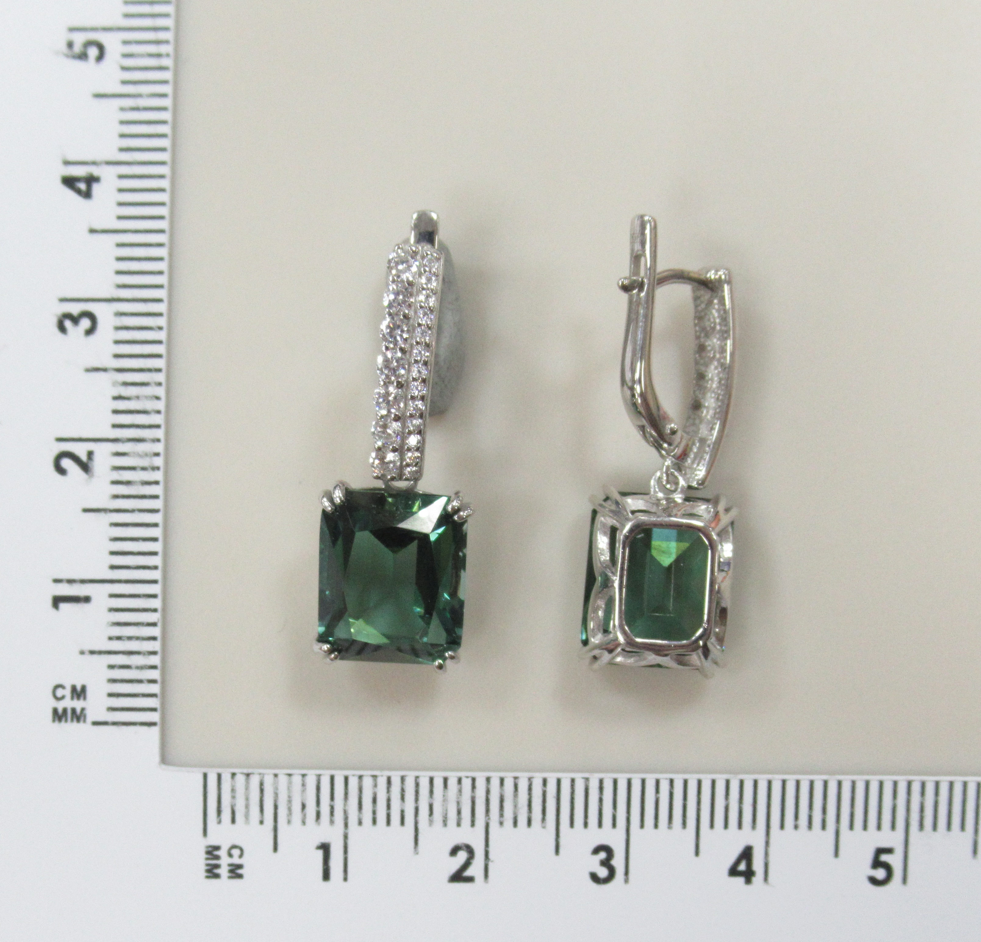 Серебряные серьги с празиолитами